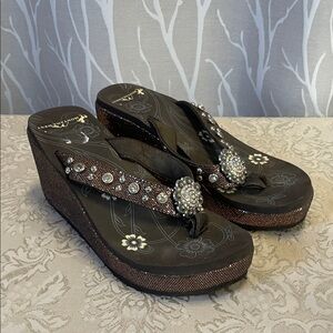 Montana West wedges brown with wraparound bronze sequin fabric size 9